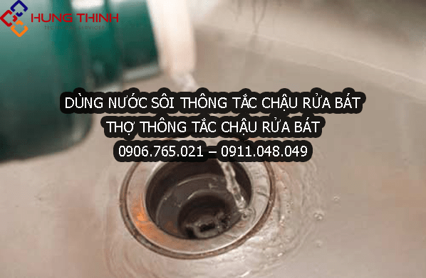 thong-tac-bon-rua-bat-bang-nuoc-soi